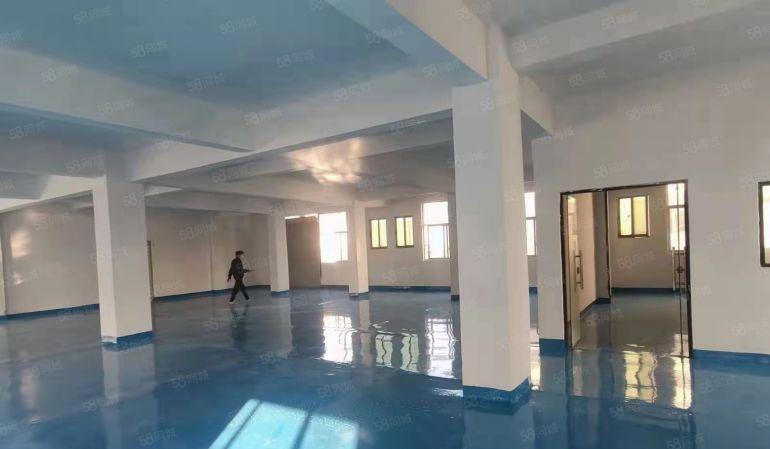 免租期2个月！面积每层550平方，350平方