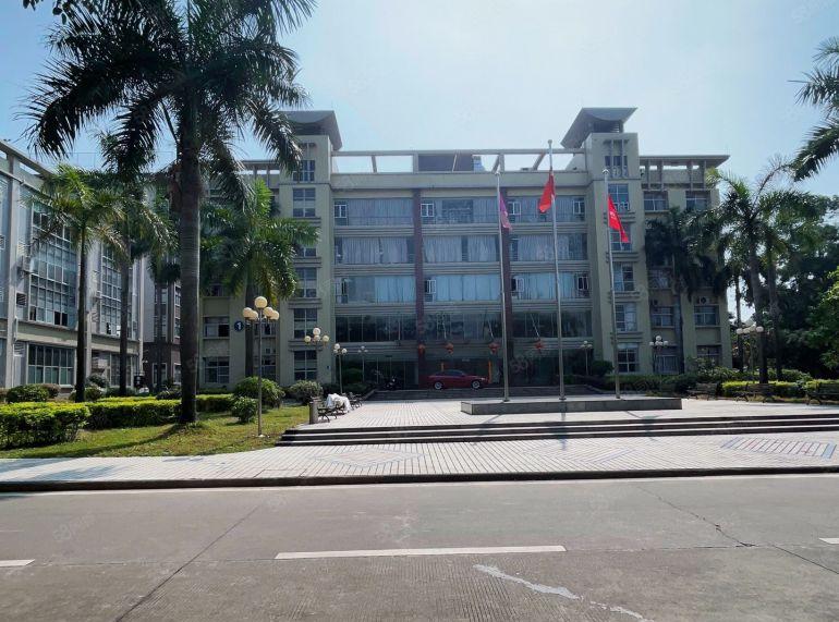 虎门威远花园式厂房5000平方可以分租精装修水电齐全电商云仓