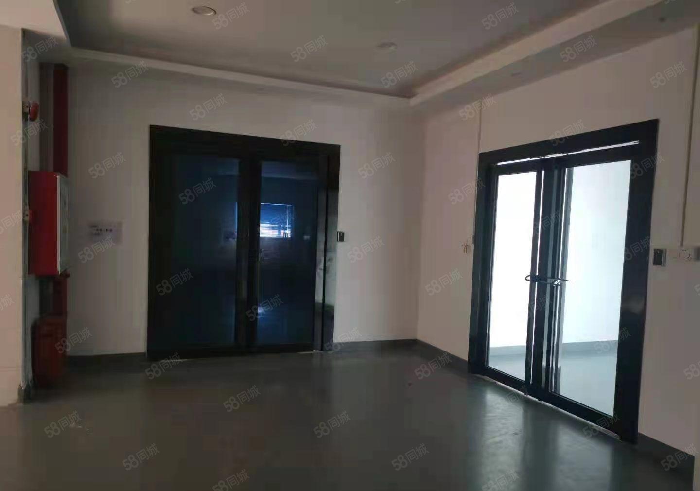 形象厂房 虎门南栅四区新出洁净车间厂房，现成装修，采光充足！