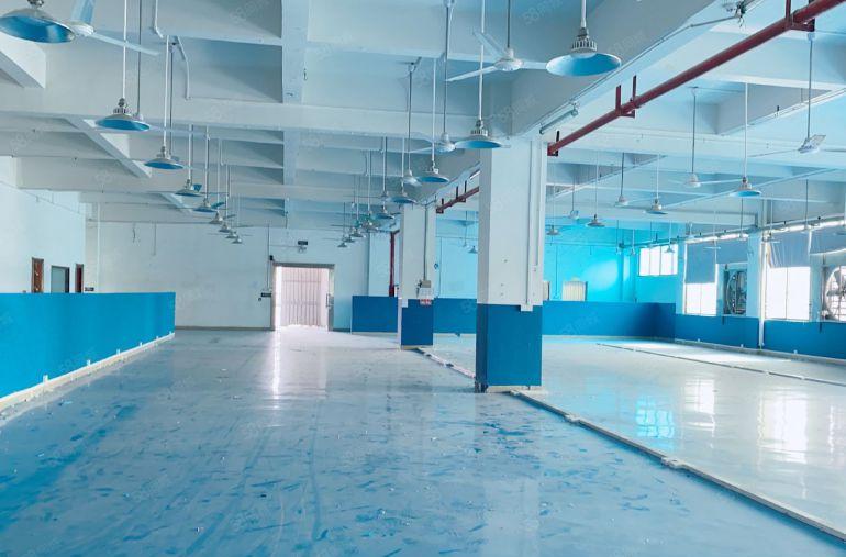 南柵五区现成精装修电子厂房2200平方水电齐全全新地坪漆