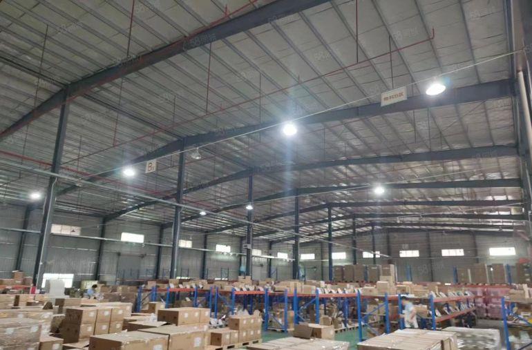 虎门钢构厂房滴水12米，有卸货平台，大小车方便进出！