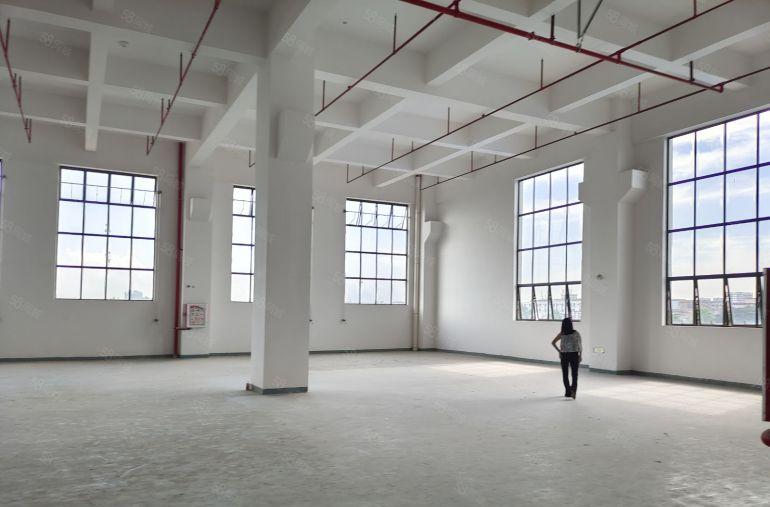 东莞虎门镇厂房出租，独门独院，一手房东，带水电装修，证件齐全