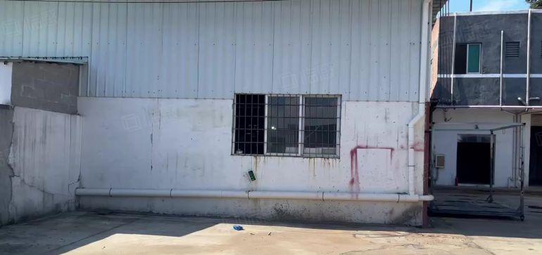 低价单一层小独院1500方水电齐全带有宿舍办公楼