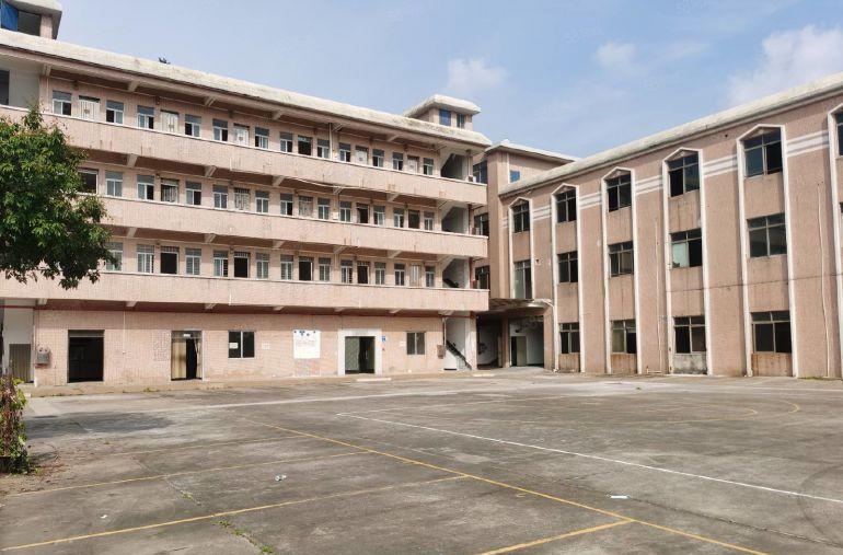 虎门大宁新出独院7500方，现成装修，工业用地，低价出租