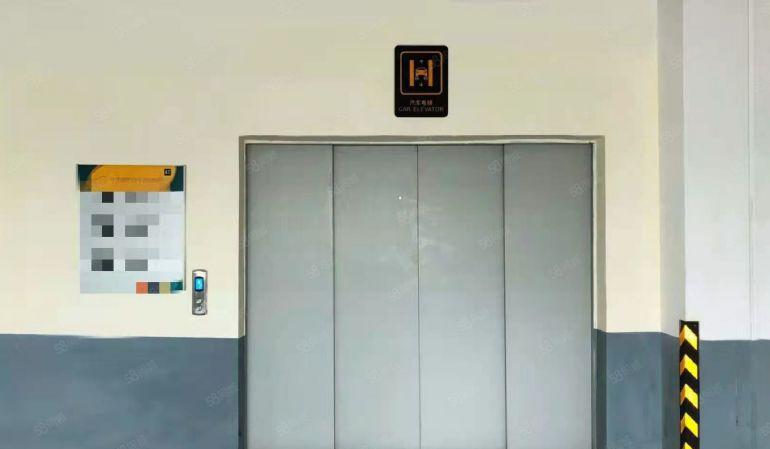 免租期2个月！原房东楼上800平