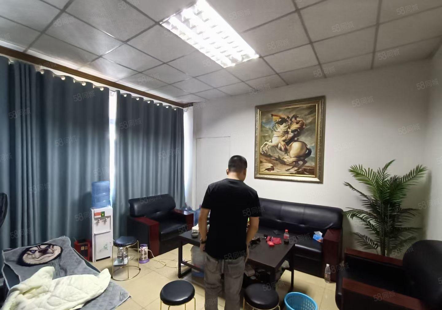 制衣服装厂房！龙眼新空出楼上880平方现成装修厂房 水电齐全