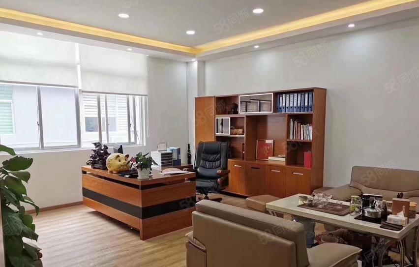 路东本地独院厂房出租3700方，配套齐全