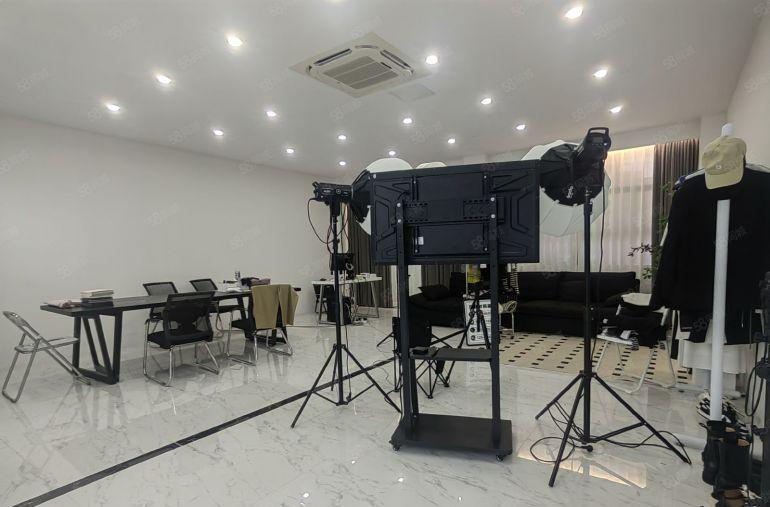 万达附近豪华装修水电齐全现成办公室直播间电商服装产业园