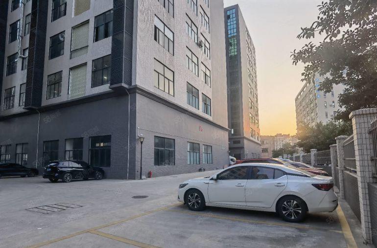 虎门镇北栅9成新1000平米标准厂房出租适合电子制衣组装仓库