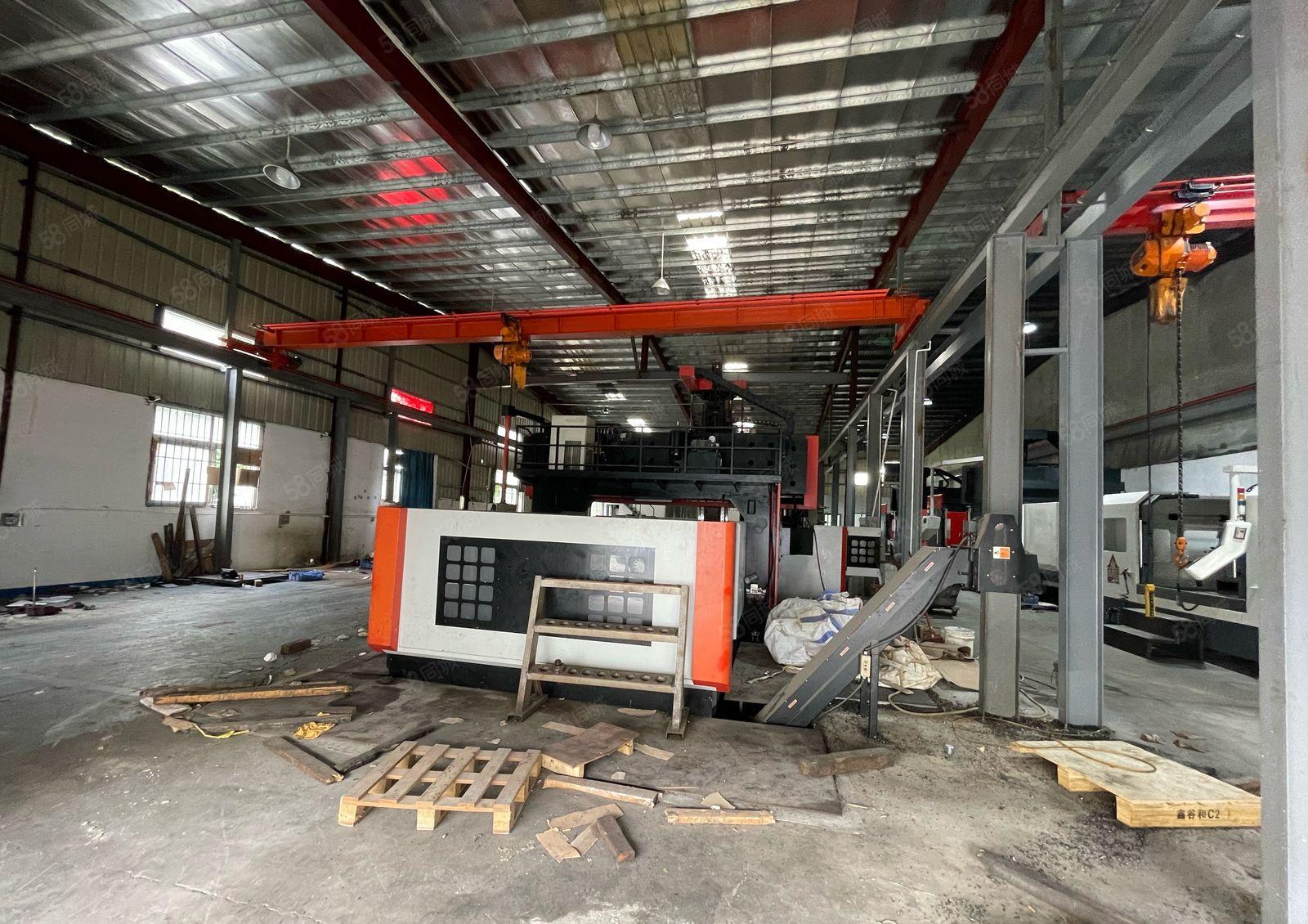 长安涌头工业园一楼现成行车900平主线到车间豪华装修厂房招租