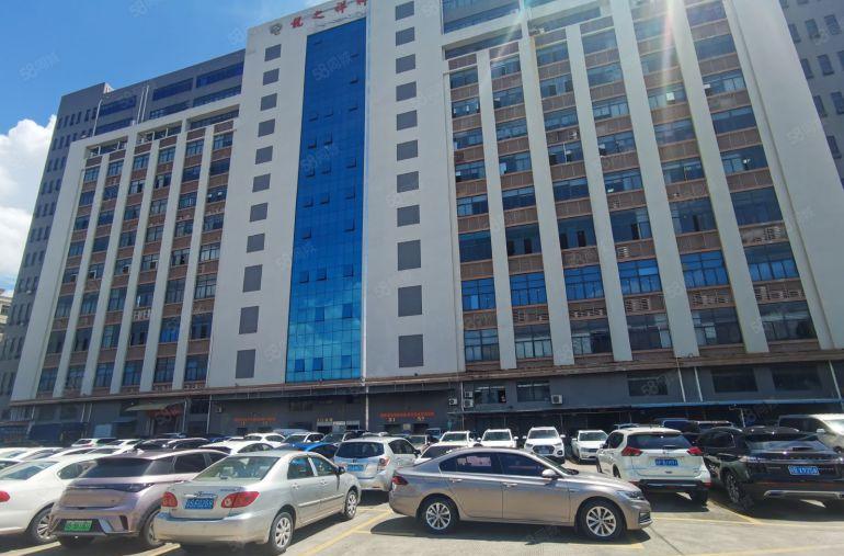 长安厂房出租，靠近万达广场，楼上精装修现成办公室900平方