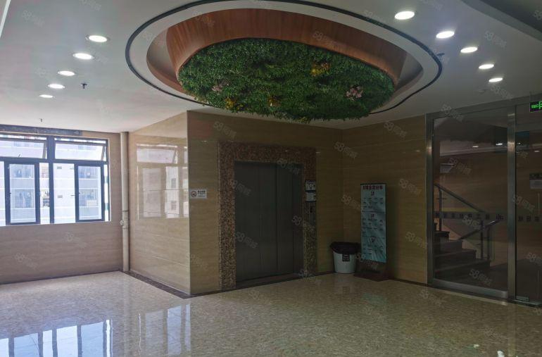 0.4元东莞长安厂房出租600平100平起租全新地坪漆