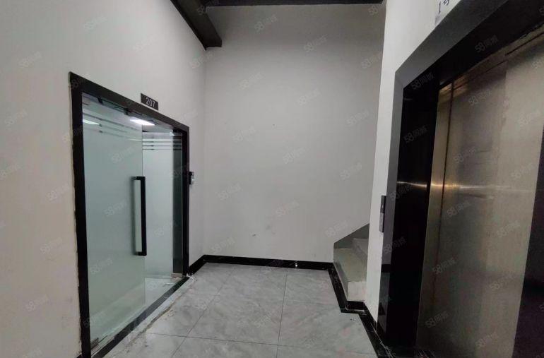 低价出租2楼300平，周边环境好，交通便捷