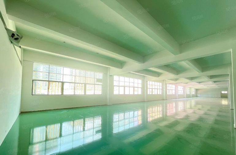 12元乌沙楼上800平，光线好，交通方便停车方便