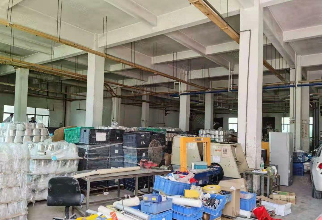 沿江高速旁，刚空出一楼厂房1500平方，水电齐全，实际面积