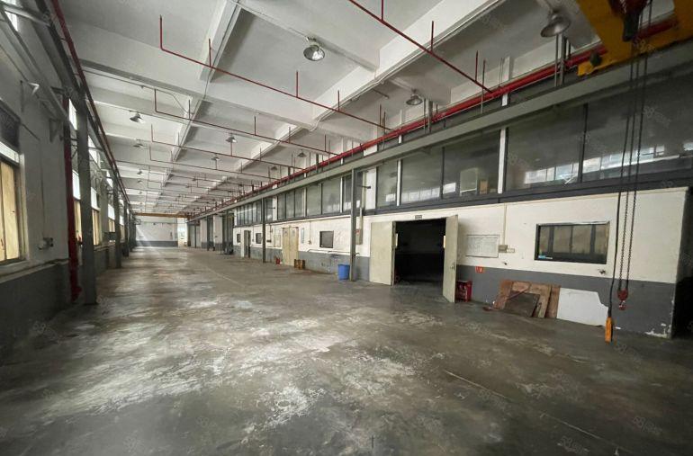 长安镇原房东工业园区空出1楼1700平现成办公室航车免费使用