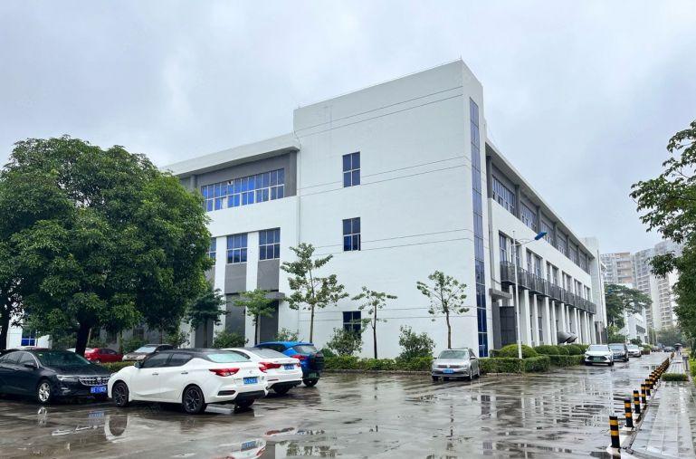 长安沙头 沿江高速原房东5000平厂房出租 层高8米 可分租