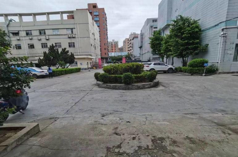 宵边靠近107国道，新出一楼带航车厂房低价出租，300平起分