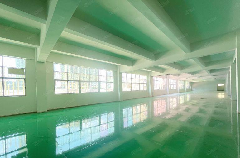 12元乌沙楼上800平，光线好，交通方便停车方便