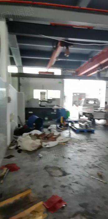 宵边社区工业园新出900平钢结构厂房出租，航车免费使用