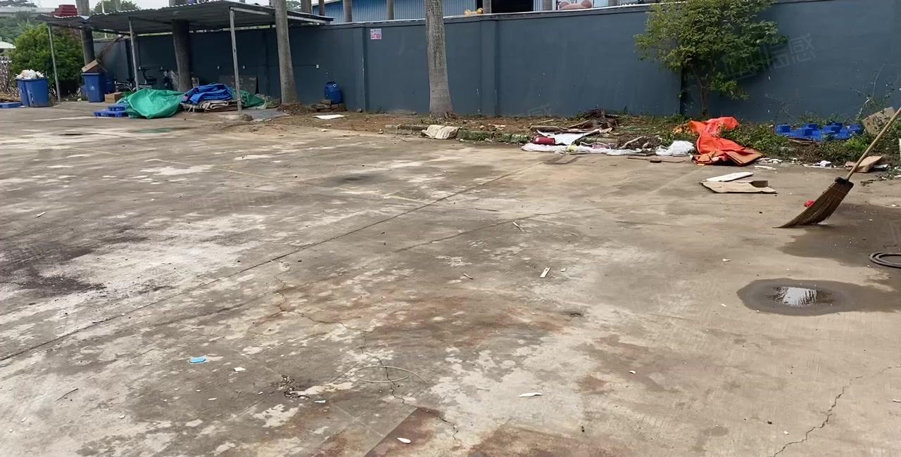 形象漂亮，长安新出标准厂房空地大一楼高5米 适合电子小型加工