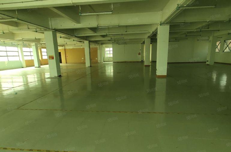 长安镇锦厦靠近深圳一楼4000平精装修水电齐全低价厂房出租