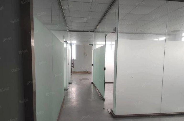 长安万达广场附近新空出楼上500平精装修办公室出租