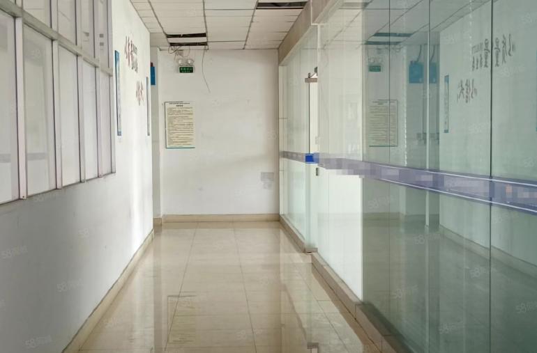 乌沙新出二楼1700平低价厂房出租，不限电，合同期限长