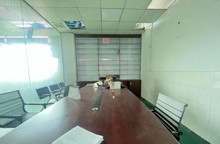 长安临界深圳 一楼200平厂房出租 水电齐全 仓库