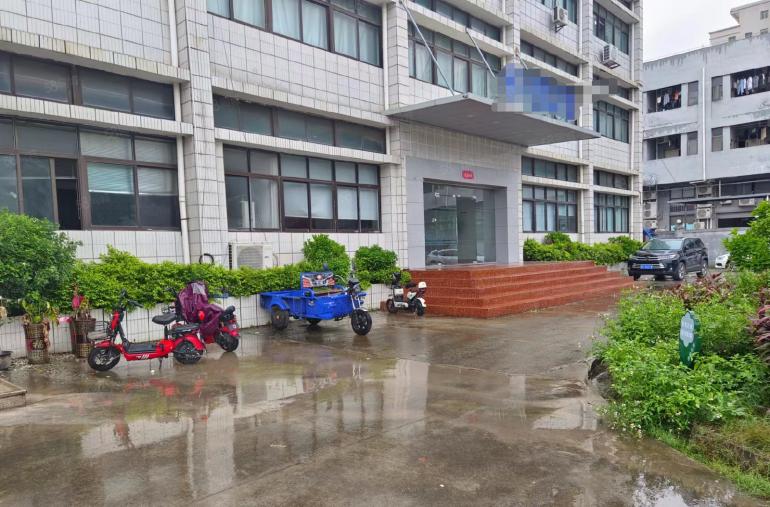 沙头工业园新出1楼2200平低价厂房出租，豪华装修拎包可生产