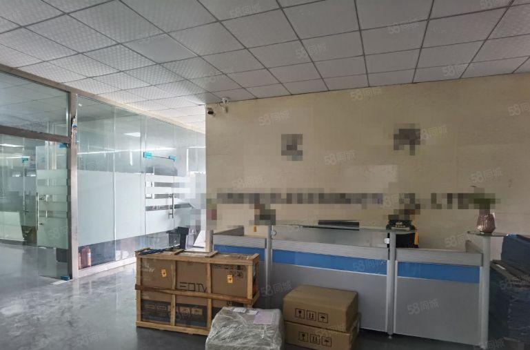 长安镇新出楼上2000平方左右，大小可分租现成装修办公室