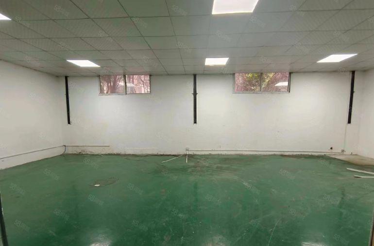 乌沙一楼700平方水电齐全靠近新安大桥可拎包生产模具注塑