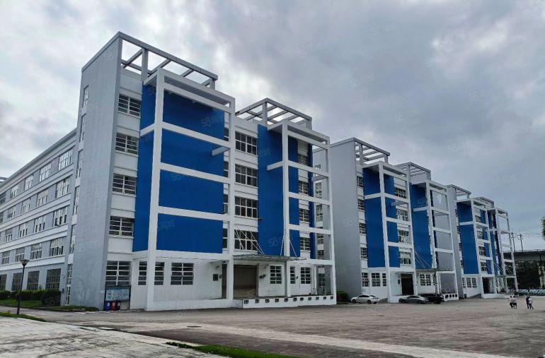 长安临深高速口带装修一二楼各2000平厂房仓库出租，水电齐全