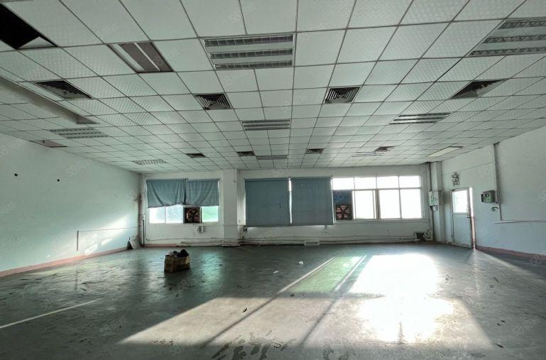 长安锦厦一楼1000平厂房间低价出租 临界深圳 五金 注塑