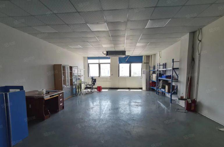 乌沙新出二楼标准厂房出租，300平起分，现低价急租