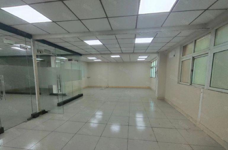 长安锦厦靠深圳旁楼上650平豪华装修水电齐全带办公室厂房出租