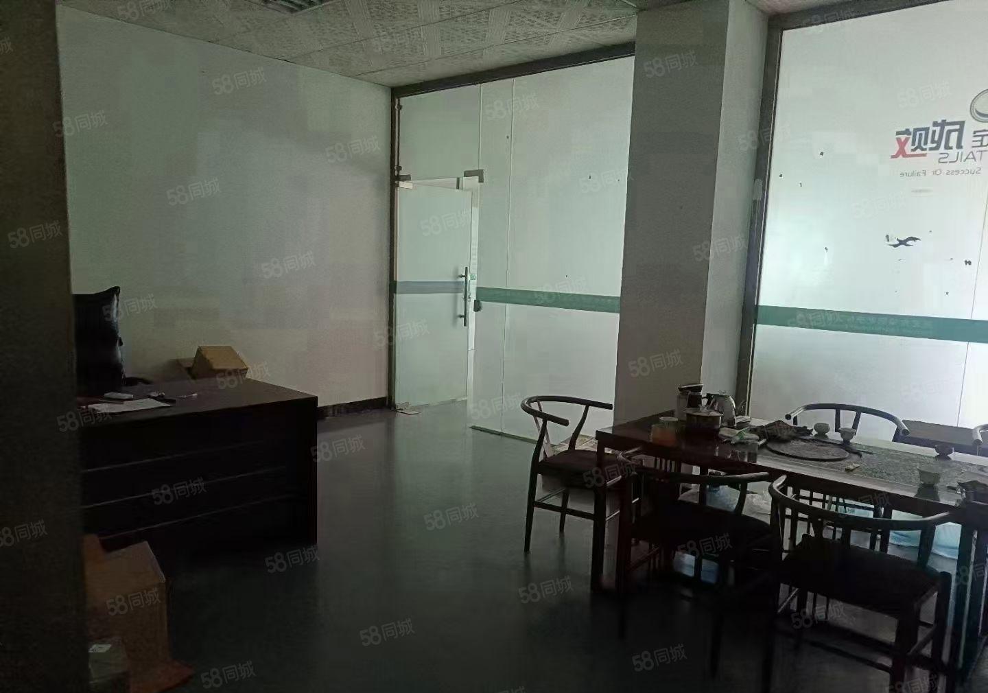 豪华装修办公室水电齐全标准厂房出租整层