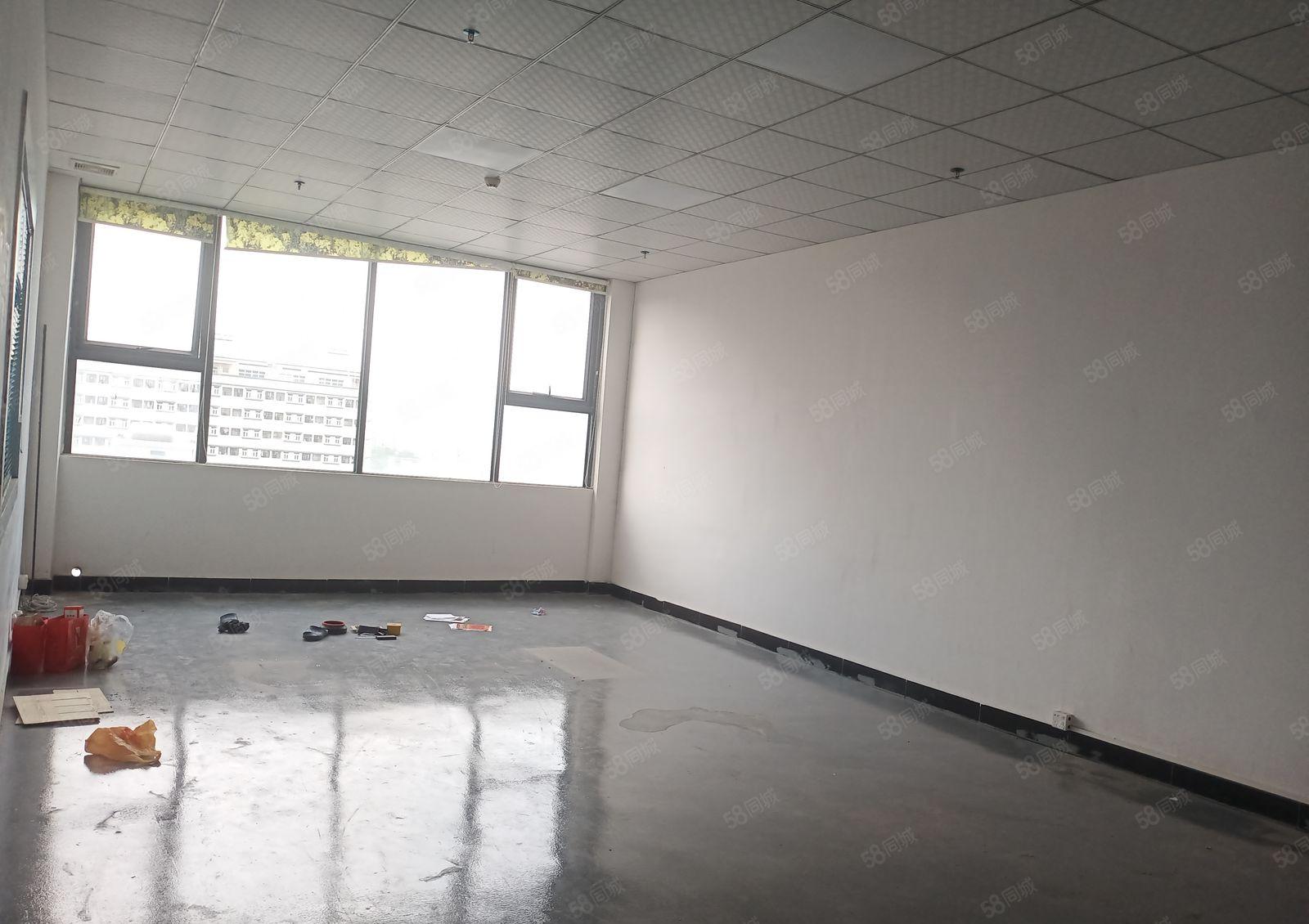 长安乌沙新出楼上2000平精装修厂房出租