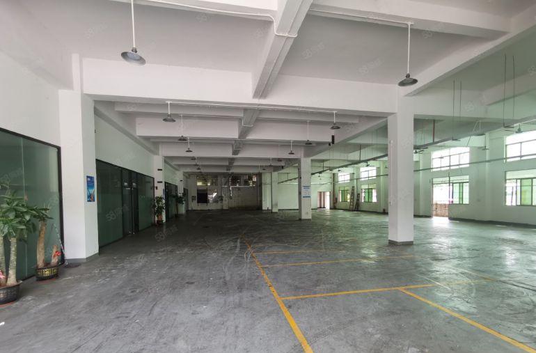 长安一楼现成装修厂房出租，面积1000平方，精装修办公室