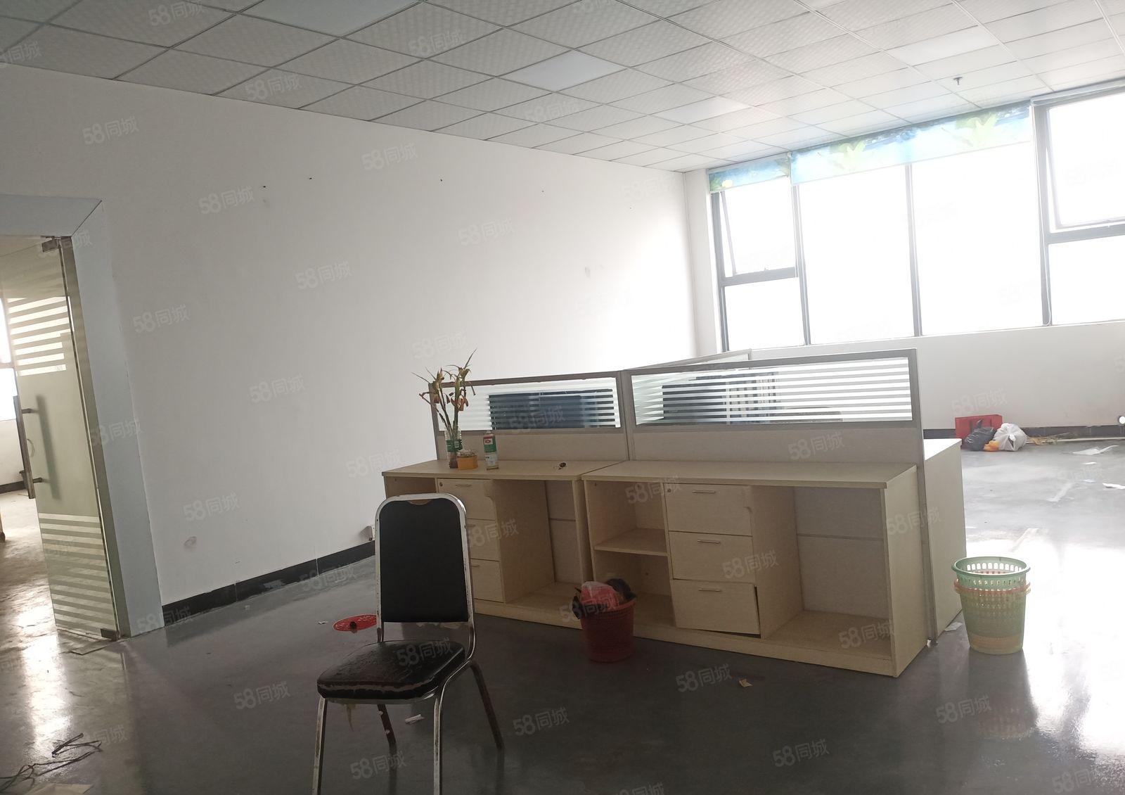 长安乌沙新出楼上2000平精装修厂房出租