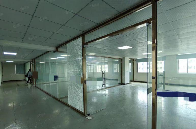 临近358省道 霄边空出原房东楼上500平低价厂房出租