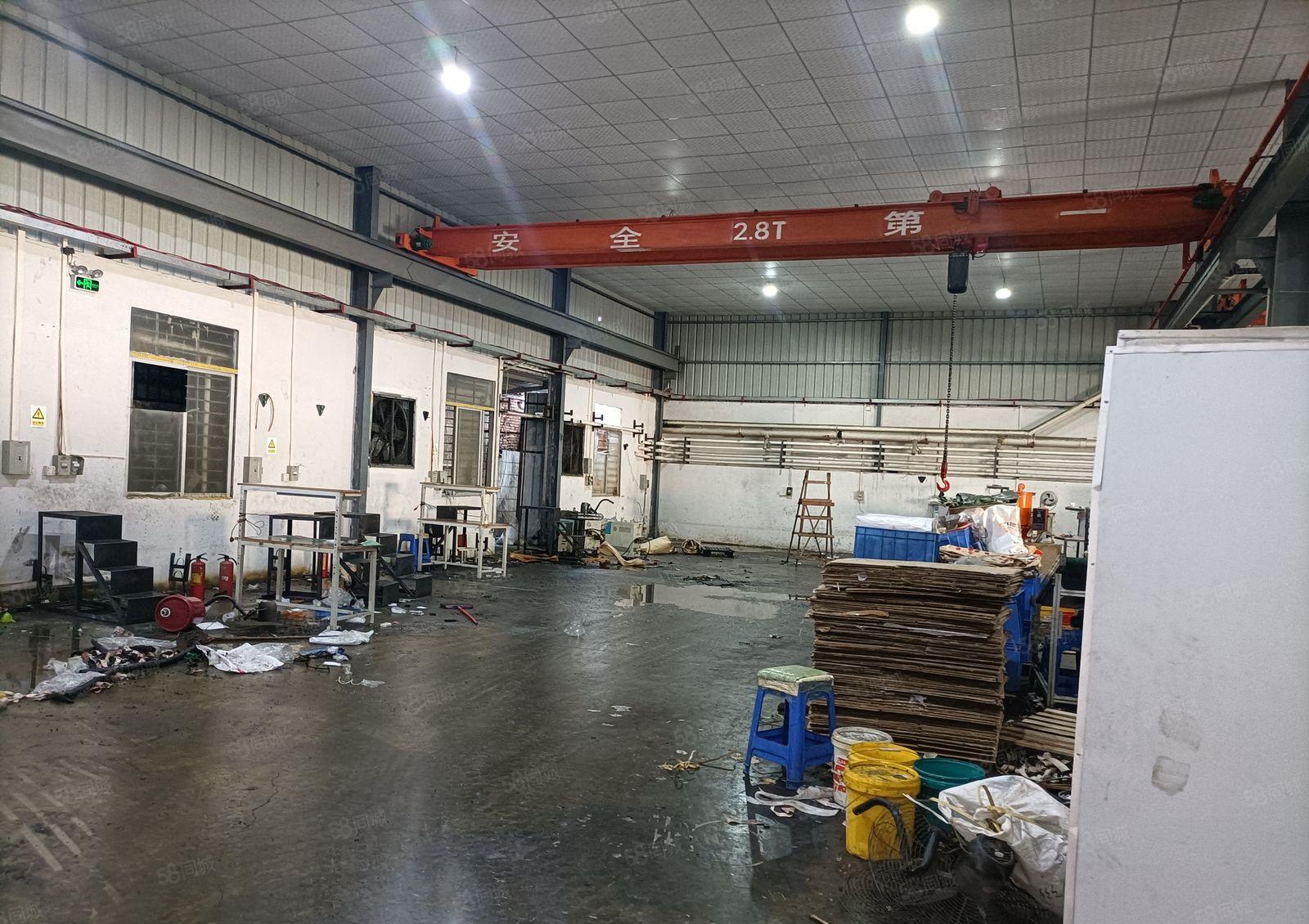 长安厦岗新出带行车，单一层厂房1180平方招租