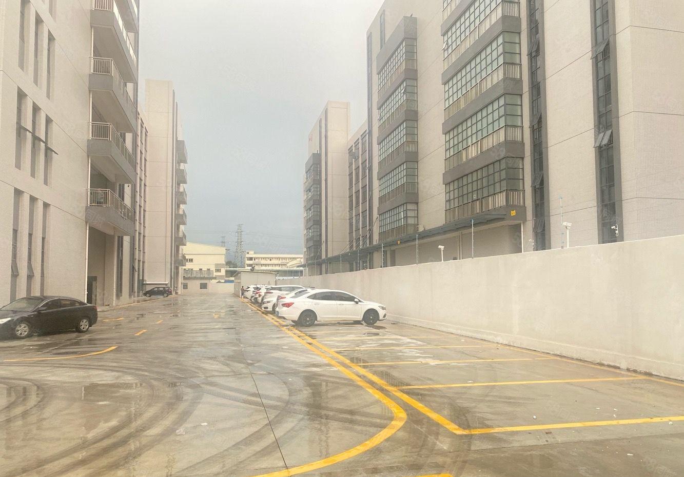 长安新出漂亮园区厂房出租可分租空地大一楼带牛角小加工电子仓库