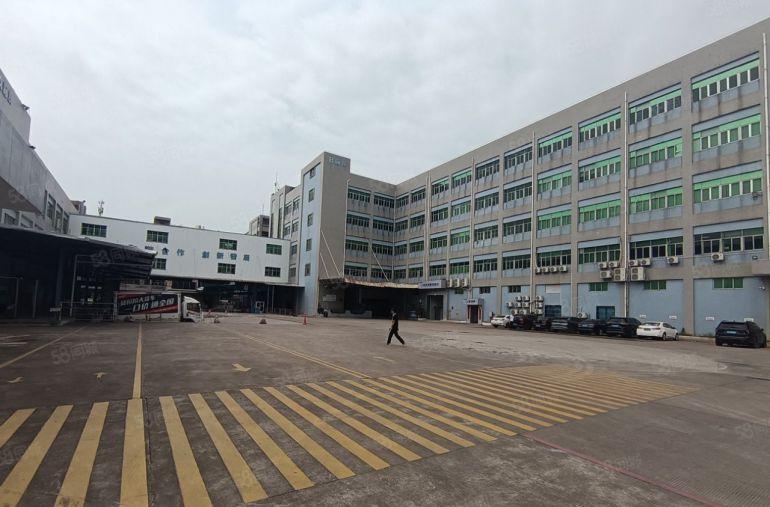 长安镇厦岗社区，3500平方一楼高度6米，水电齐全