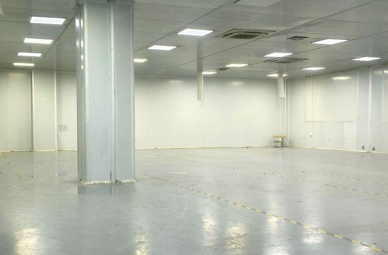 出租长安800平厂房，临近深圳，带精装办公室，园区空地大