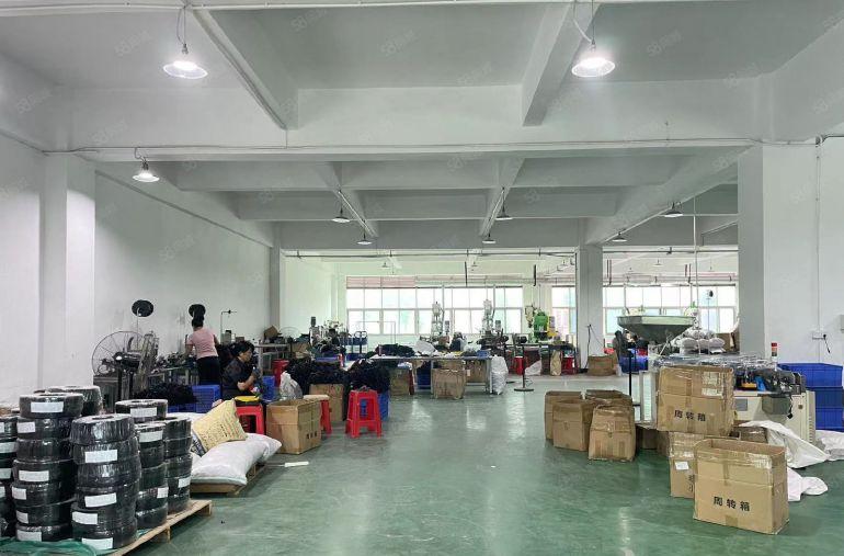 长安镇沙头轻轨旁2楼1200平方精装修水电齐全低价厂房出租