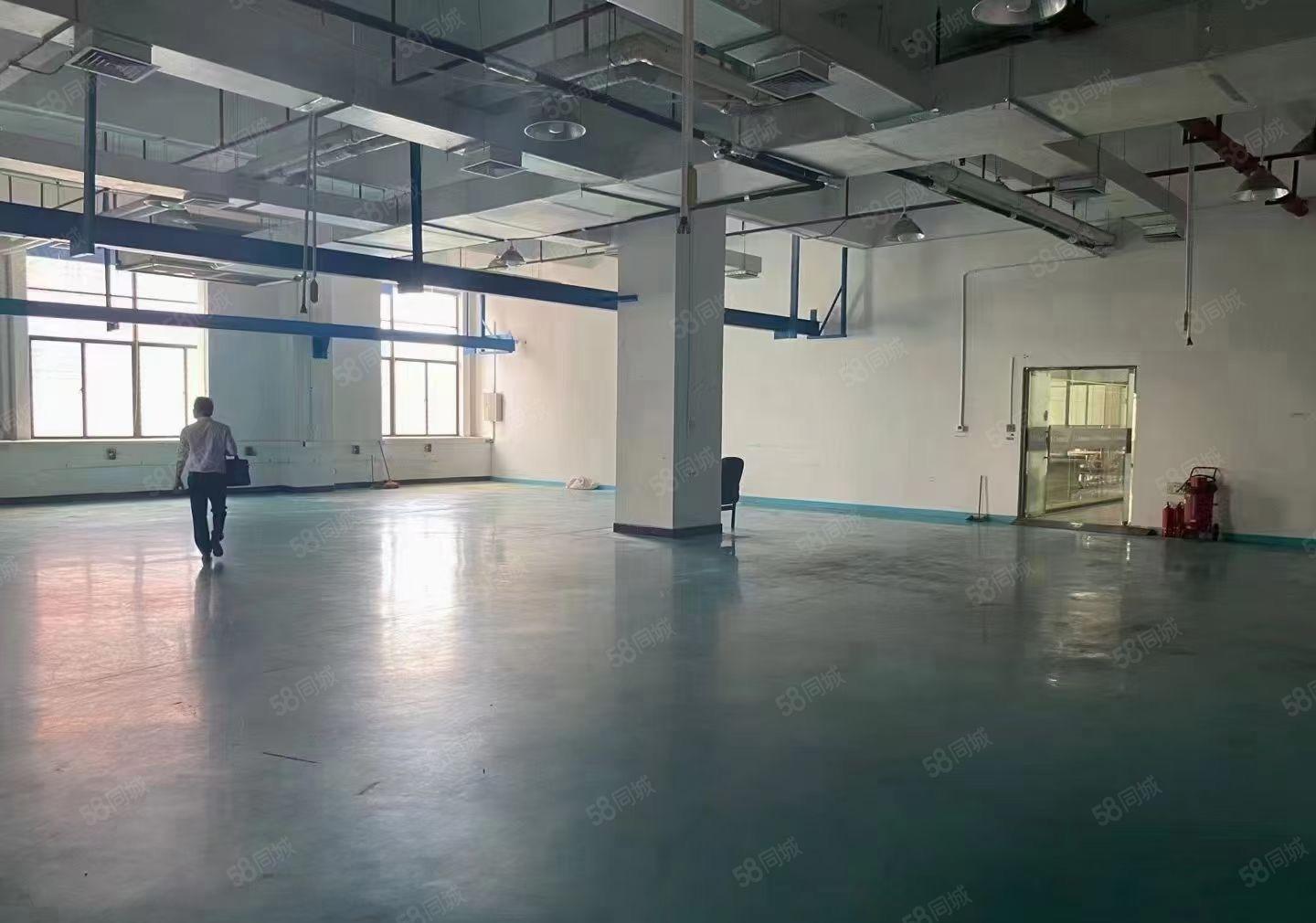 长安靠近高速路口二楼一整层2260平方，精装修，水电齐全