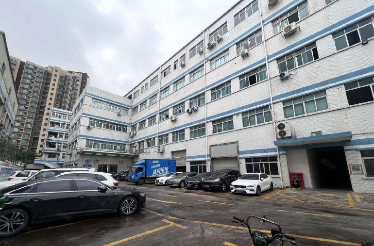 （精装修，带天台）长安乌沙新出楼上厂房500平方，拎包入驻！