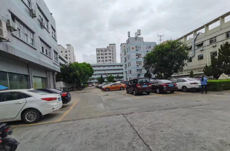 宵边靠近107国道，新出一楼带航车厂房低价出租，300平起分