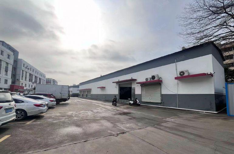 （带阁楼办公室）长安沙头一楼钢构420平厂房出租，高度8米！